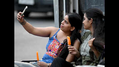 Menacing Monday scorches Lucknow at 42.3°C