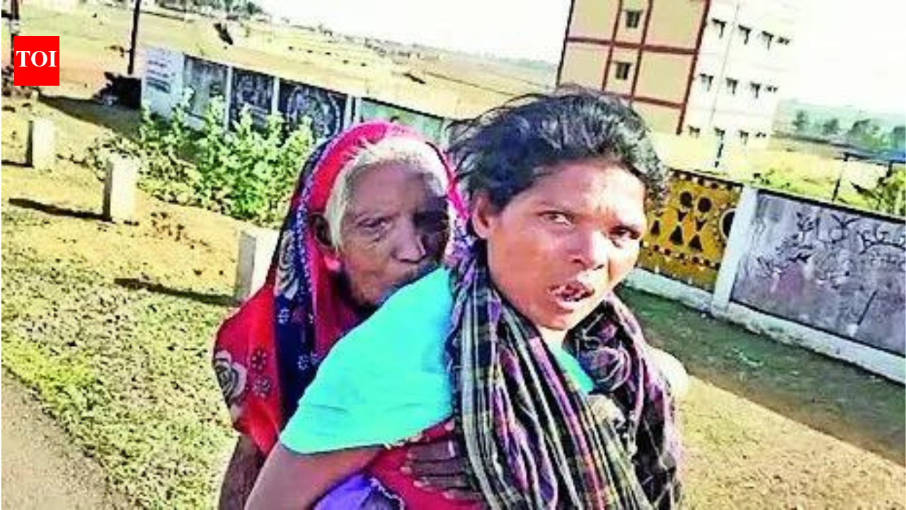Tribal woman walks 4km with 90-yr-old mom-in-law on back, for KYC in C'garh district
