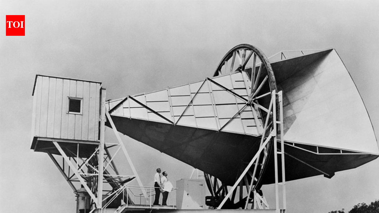 In 1964, two astronomers cleaned pigeon mess from an antenna and found the echo of the Big Bang