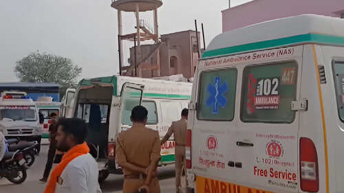 6 dead, over 10 injured after bus overturns on Lucknow-Agra Expressway