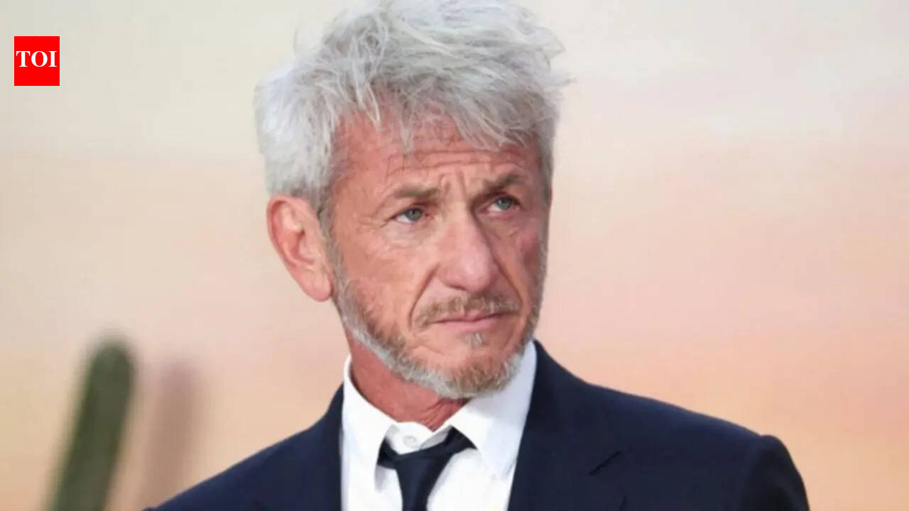 Quote of the day by Sean Penn: 'Turning one's back on stardom might be the highest form of common sense'
