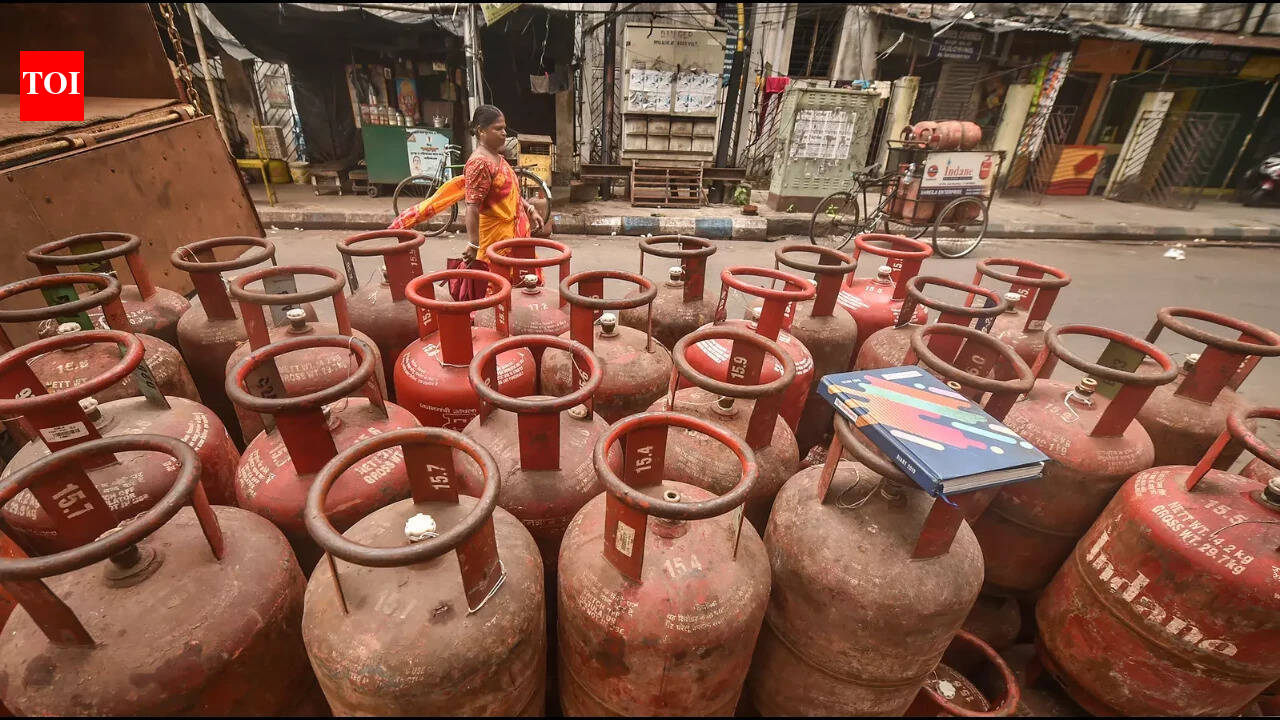 LPG cylinder supplies have exceeded bookings over past few days: Centre