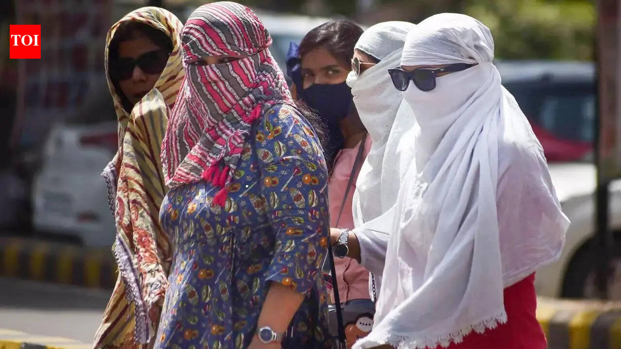 Heatwave alert in several part of India: Where red, orange and yellow warnings are in place