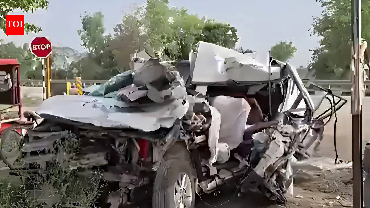 Doctor among 4 killed, 3 injured as SUV crashes into truck in UP