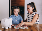 Everyday money lessons: 5 simple ways parents can teach children saving and spending through daily life