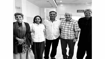 Cricket legends Kapil Dev and Madan Lal attend Anupam Kher’s play in Delhi: 'These are the heroes we grew up cheering for'