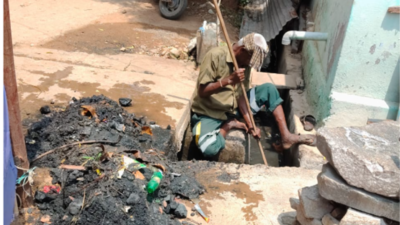 Sanitation workers accuse Coimbatore corporation of not providing them safety kits