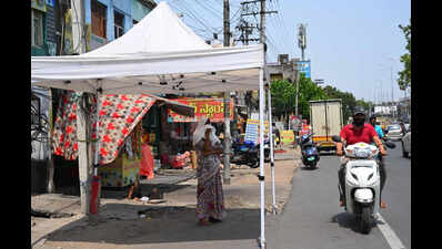 Good Samaritans join police to offer heat relief in Vijayawada