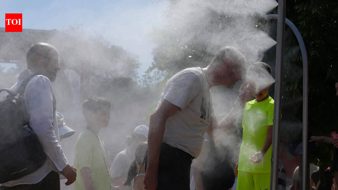 ‘Too hot to work?’ Check your workplace rights as temperatures soar amid UK heatwave