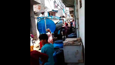 Residents of Jagatpura colonies protest water shortage