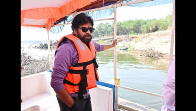 Pawan Kalyan calls Godavari ‘chemical drain’, pulls up PCB officials over paper mill discharge