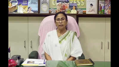 Mamata stands by hawkers, slams BJP govt for ‘oppression’ & demolition