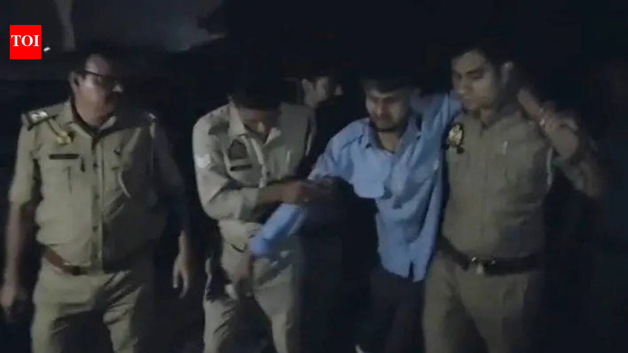 Man held for robbing off-duty cop after offering him lift
