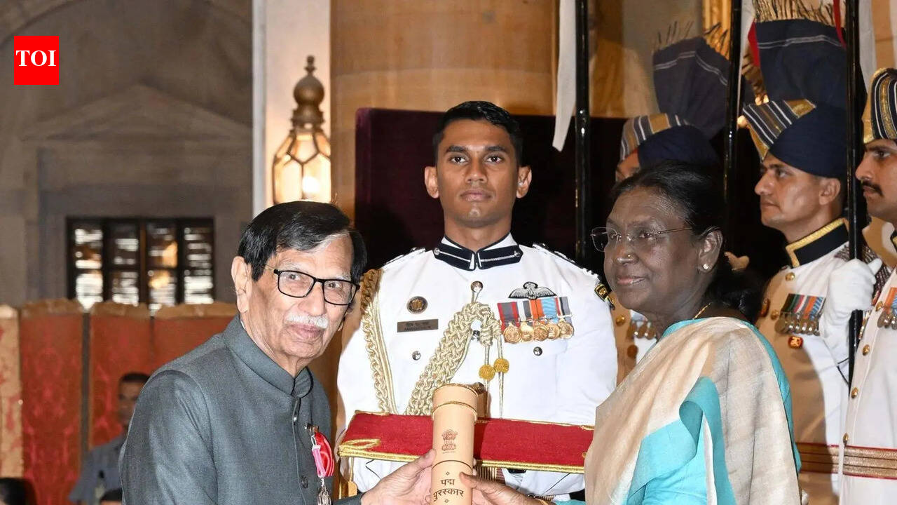 Padma Shri to UP’s Dr Thakral for popularising Ayurvedic surgery