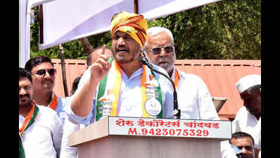 MVA to continue agitation till Centre fixes onion procurement at Rs 2,400: Rohit Pawar