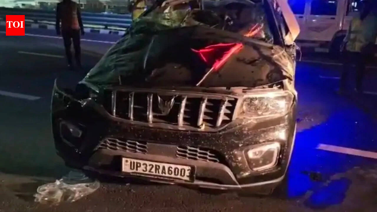 3 killed, 5 injured after SUV rams stationary tractor-trolley on Ganga Expressway in UP's Raebareli