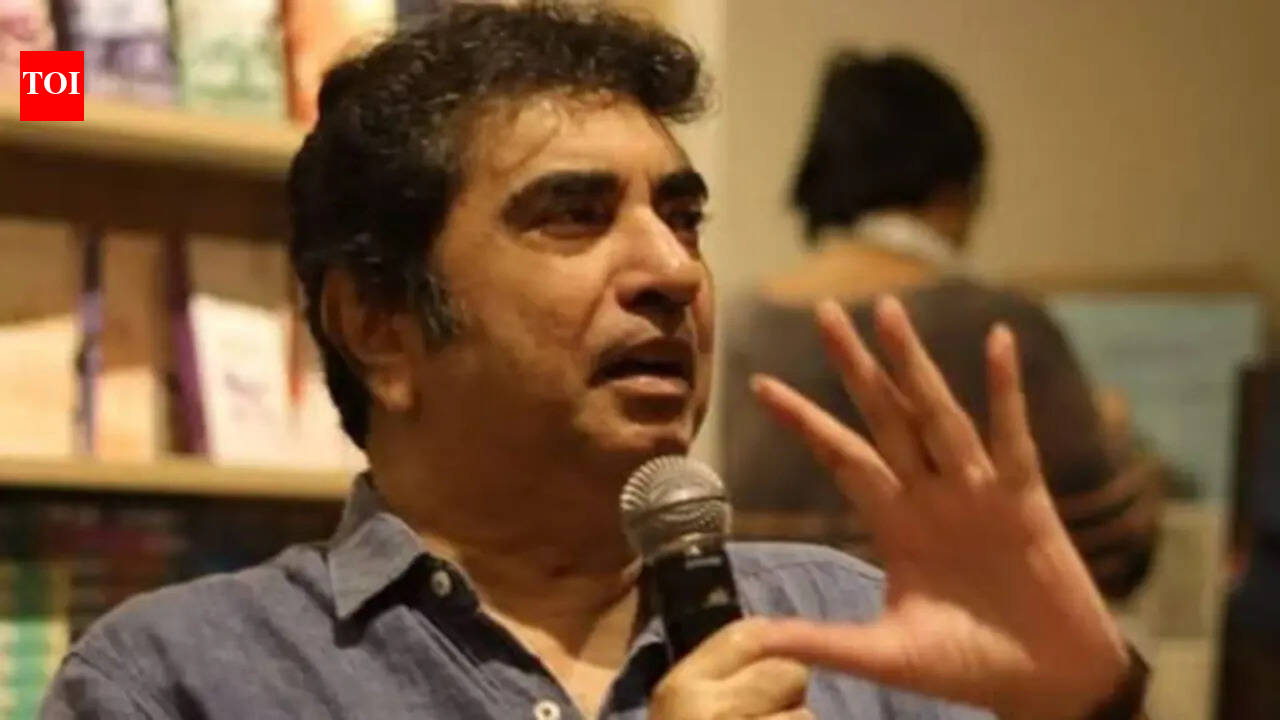 ‘Bhooter Bhabishyat’ director Anik Dutta passes away at 66 after falling from rooftop in South Kolkata