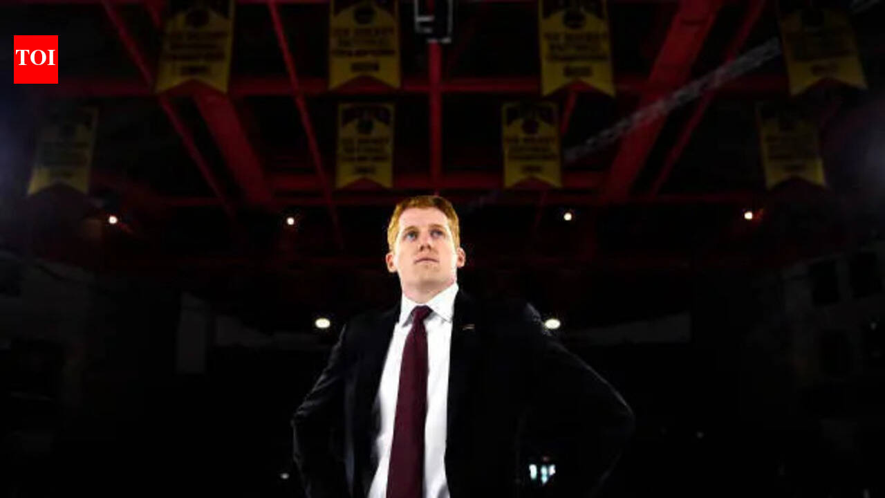 David Carle emerges as Toronto Maple Leafs leading NHL coaching candidate amid Colorado Avalanche interest