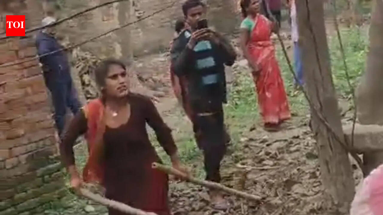 Villagers attack cops, three injured in West Champaran