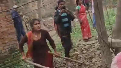 Villagers attack cops, three injured in West Champaran