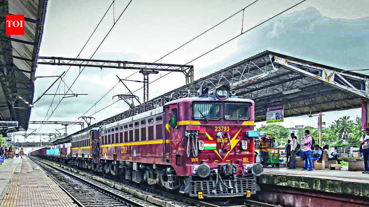 Liquor smugglers attack excise team during train raid in Buxar
