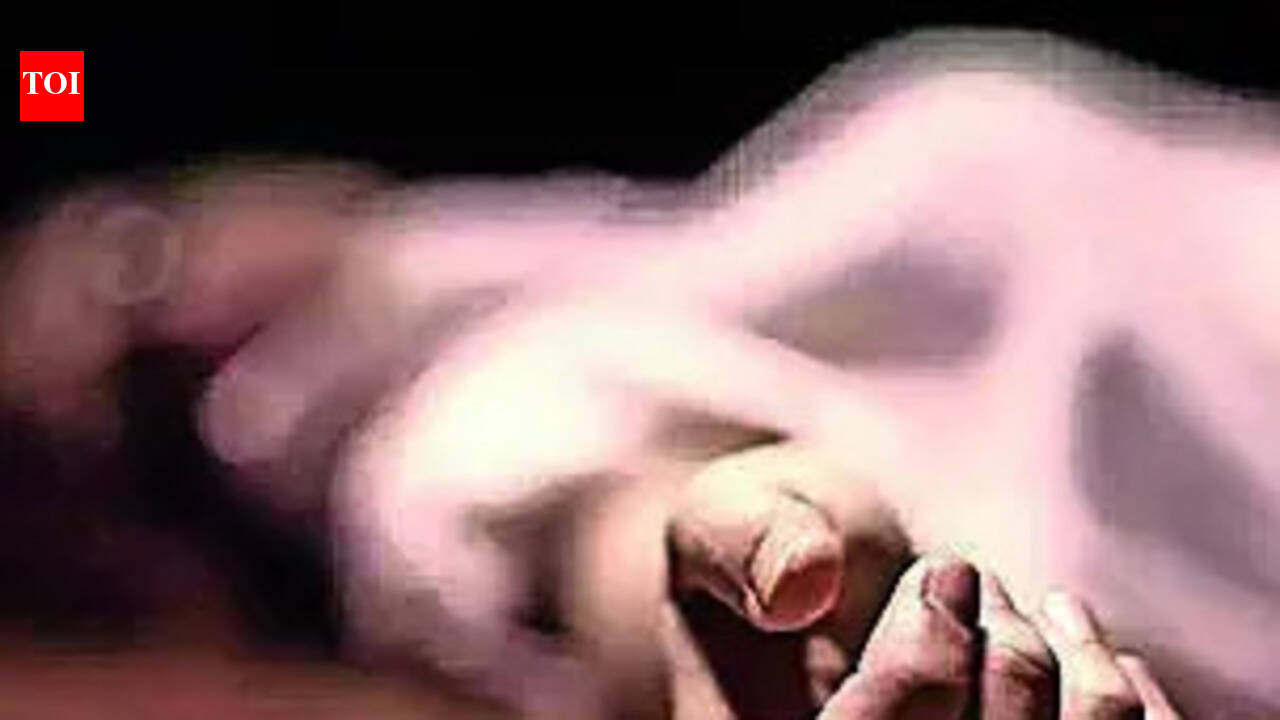 Unidentified man dies after falling from building in Patna, suicide suspected