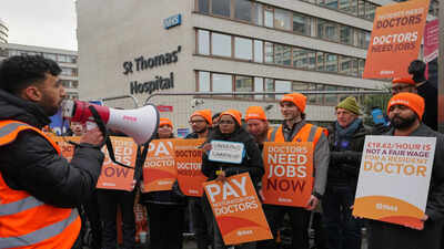 UK resident doctors launch 16th strike as health secretary calls pay demands “unrealistic”