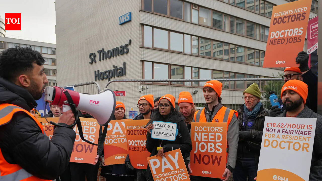 UK resident doctors launch 16th strike as health secretary calls pay demands “unrealistic”
