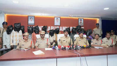 Anantapur police arrest 14 ganja paddlers, seize 7 kgs of contraband