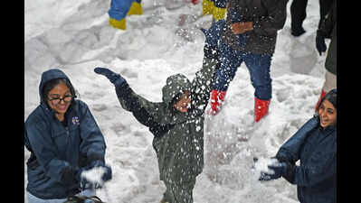 Heatwave-like conditions to persist in city; relief likely from May 30