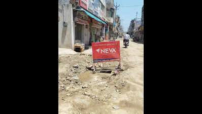 Sewerage digs choke trade hub