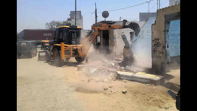15 shops built on land marked for infrastructure projects demolished in Gurgaon