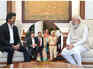 Vijay receives guard of honour at Tamil Nadu house