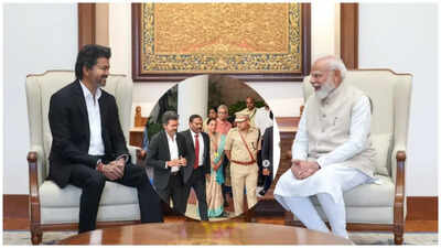 Vijay meets Narendra Modi in Delhi; Receives guard of honour at Tamil Nadu house