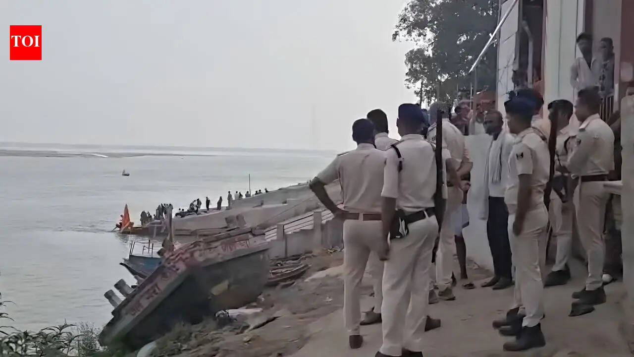 Several feared dead as boat carrying 14 capsizes in Ganga near Patna; 2 bodies found