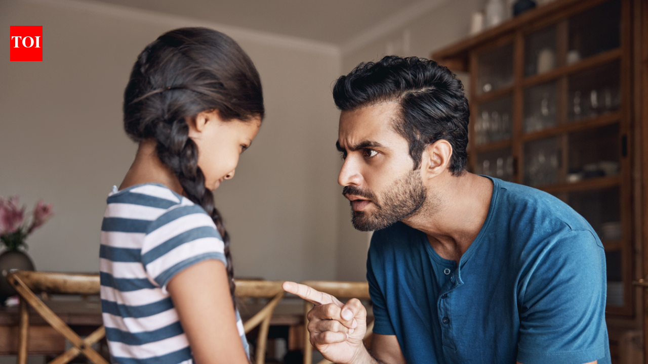 ​बच्चे से कभी न कहें ये 6 बातें