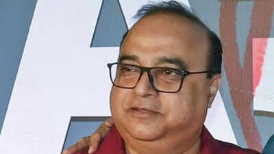 Rajkumar Santoshi turns down ‘Khalnayak Returns’; Sanjay Dutt continues search for director for cult sequel - Reports