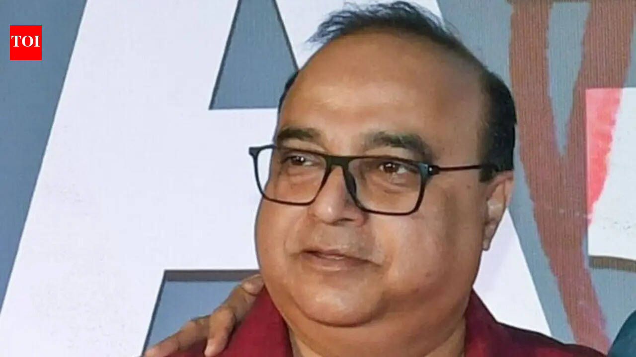 Rajkumar Santoshi turns down ‘Khalnayak Returns’; Sanjay Dutt continues search for director for cult sequel - Reports