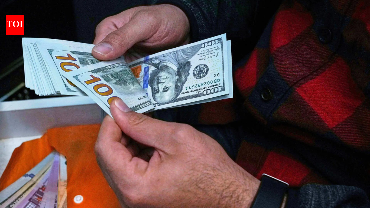Rich families cut US dollar exposure as geopolitical tensions reshape investment strategy: UBS report