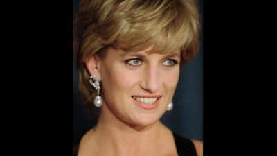 Quote of the day by Princess Diana: “Carry out a random act of kindness, with no expectation of reward, safe in the knowledge that one day someone might do the same for you.”