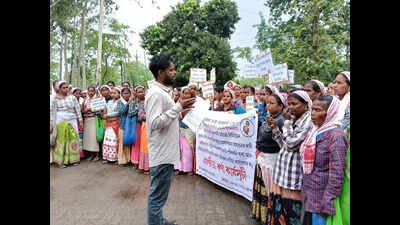 Tea workers protest across 5 Dibrugarh estates over pending demands