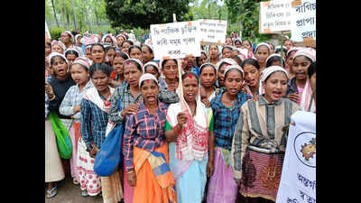 Tea workers protest across 5 Dibrugarh estates over pending demands