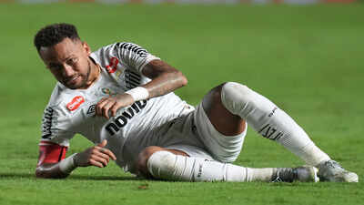 Neymar suffers injury scare ahead of World Cup, Brazil sweat on fitness update