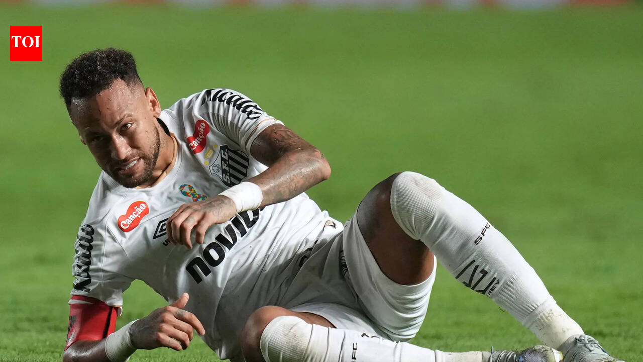 Neymar suffers injury scare ahead of World Cup, Brazil sweat on fitness update