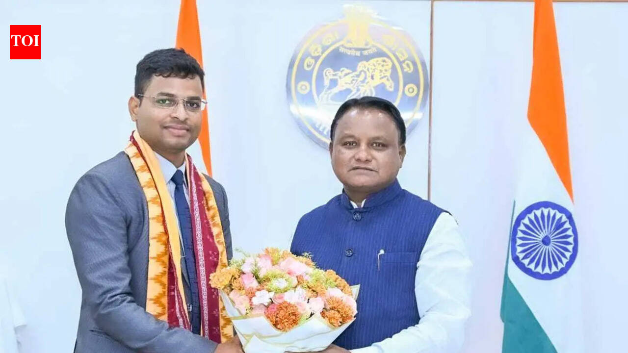 CM felicitates OCS topper Bubun Sahoo