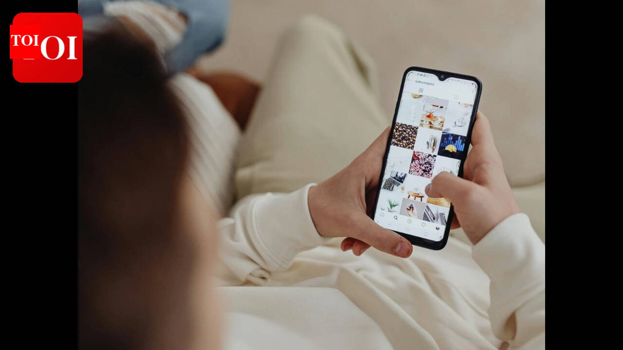 ‘No more children should die’: UK weighs social media ban for under-16s