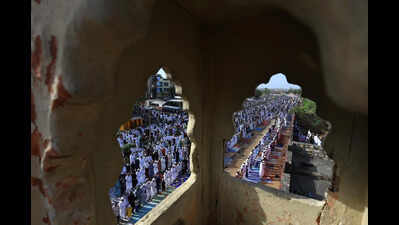 Walled City bustles with Eid celebrations