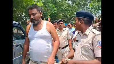 Cops continue dressed-down parade of TMC men