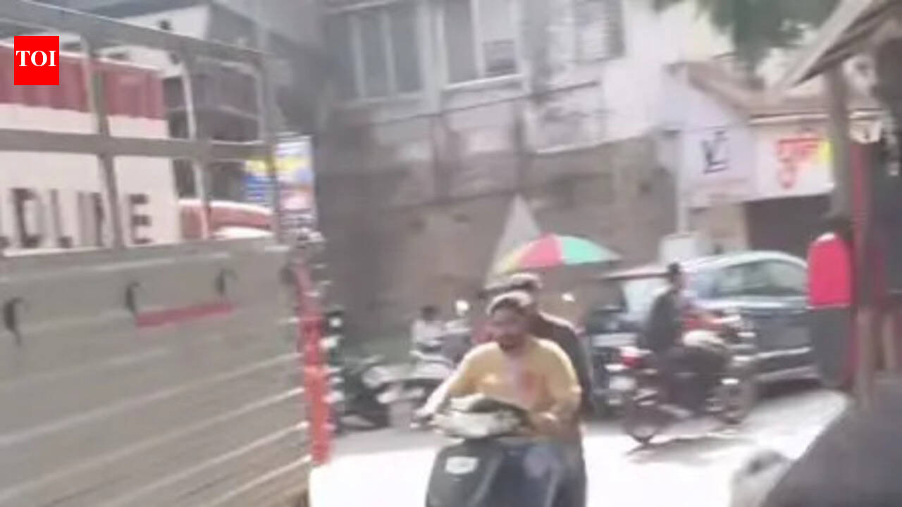 Rupali Ganguly roams through Lonavala market searching for son Rudransh's slippers