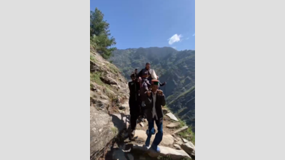 No road access, ailing woman carried 11km on palanquin in Uttarkashi